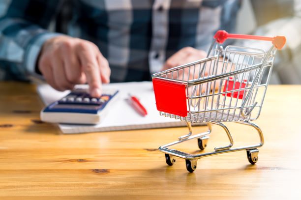 Con la COVID-19 los precios de ciertos productos como los alimentos frescos han subido al verse afectadas las cadenas de suministro.